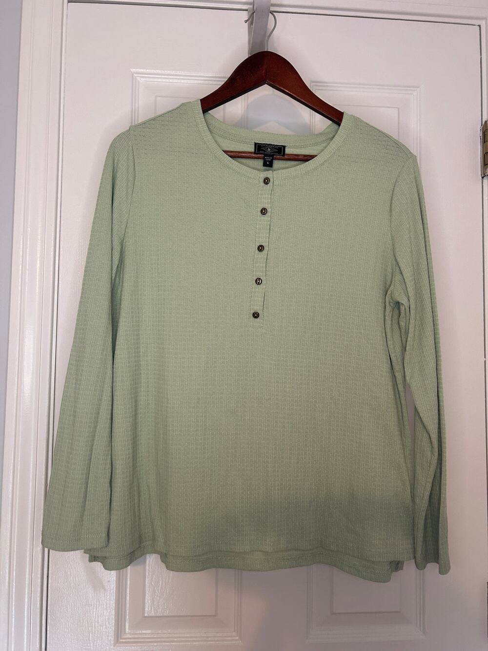 G H Bass Womens Size L Sage Green Waffle Knit Henley Long Sleeve Top